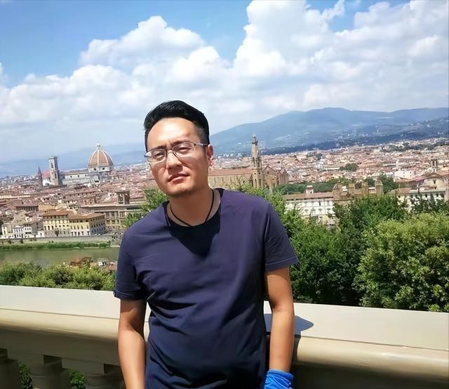 高跟鞋奇迹般东山再起5个月赚12亿凯发K8负债500万后大叔穿上了(图14)