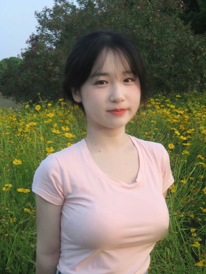 模特真丝轻薄女睡衣套装k8凯发入口情趣内衣