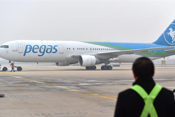 女被❌扒衣服焦“点”关注凯发入口2025雷电将军(图2)